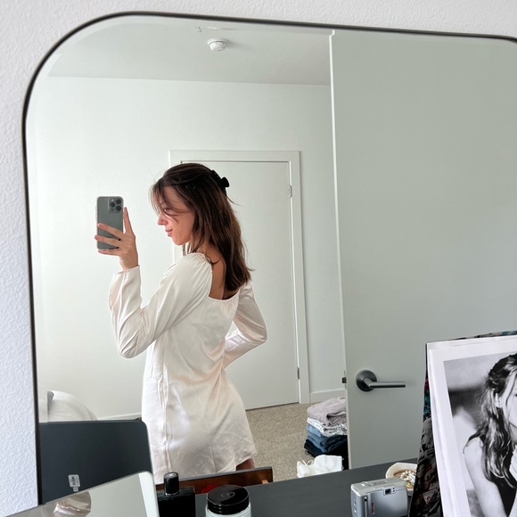 Silk dress - Picture 2 of 5